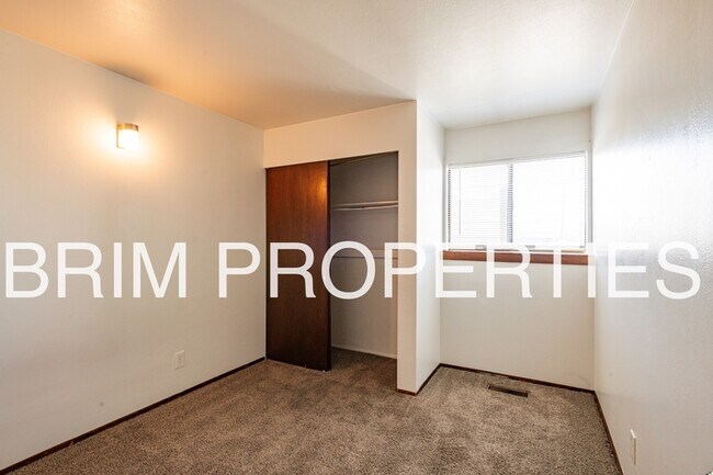 Building Photo - 278 100 E