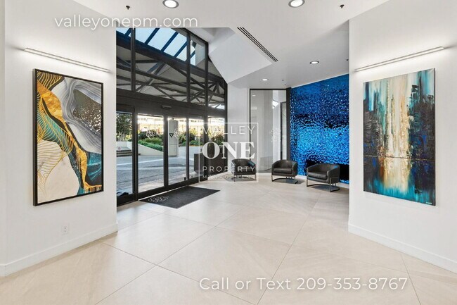 Building Photo - Fully Furnished Condo With Panoramic San Francisco Bay Views and Unbeatable Amenities