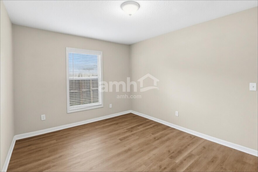 Building Photo - 24540 Laurel Ridge Dr