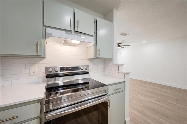 Building Photo - 805 W Chambers St