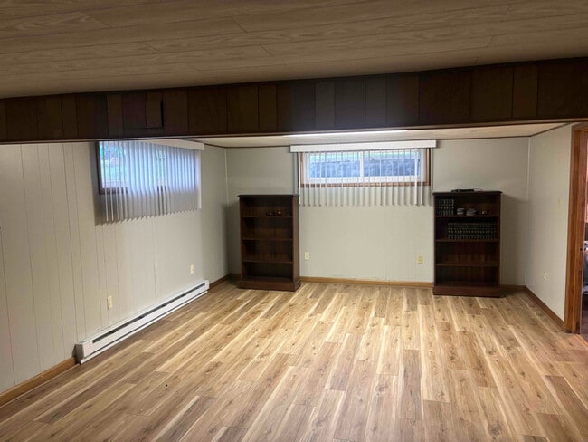 Building Photo - 93 Briarwood Dr