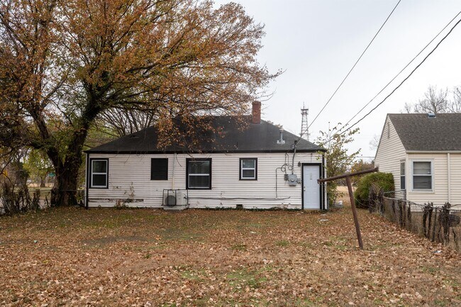 Building Photo - 802 N Minnesota St