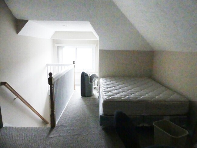 Building Photo - 64-66 Waverly Rd