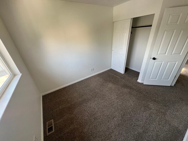 Building Photo - 4712 W Italian St