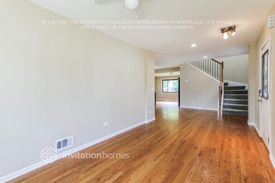 Building Photo - 2418 N 75th Ct