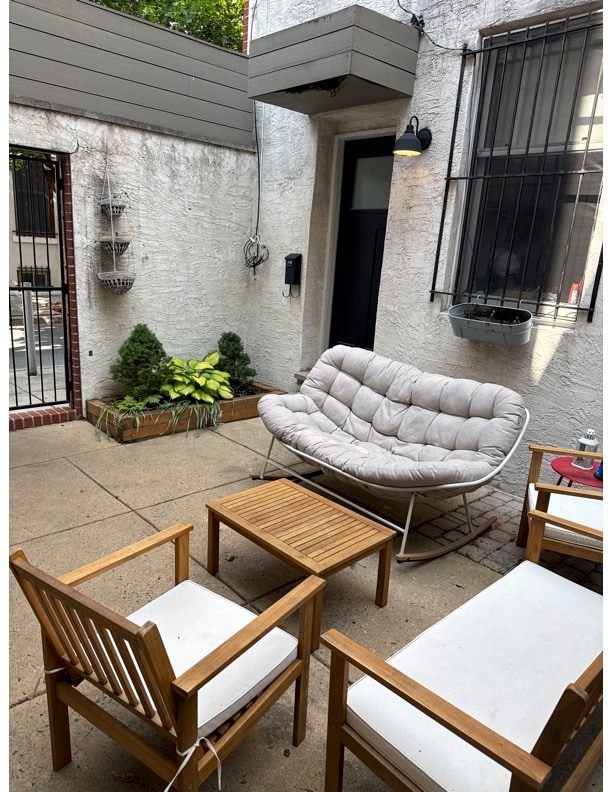 Looking at Entrance & Kater St. - 1540 Kater St