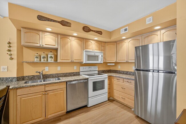 Building Photo - 2800 N Ocean Dr