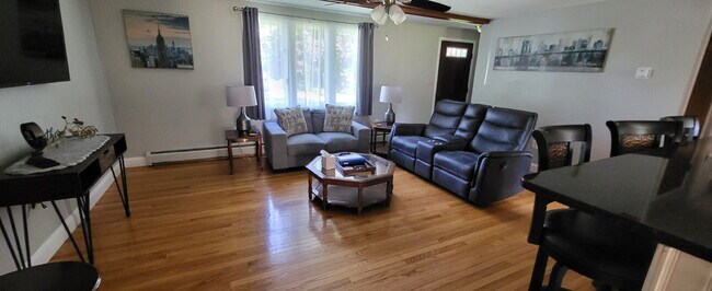 Building Photo - Fully Furnished Pearl Street Retreat in th...