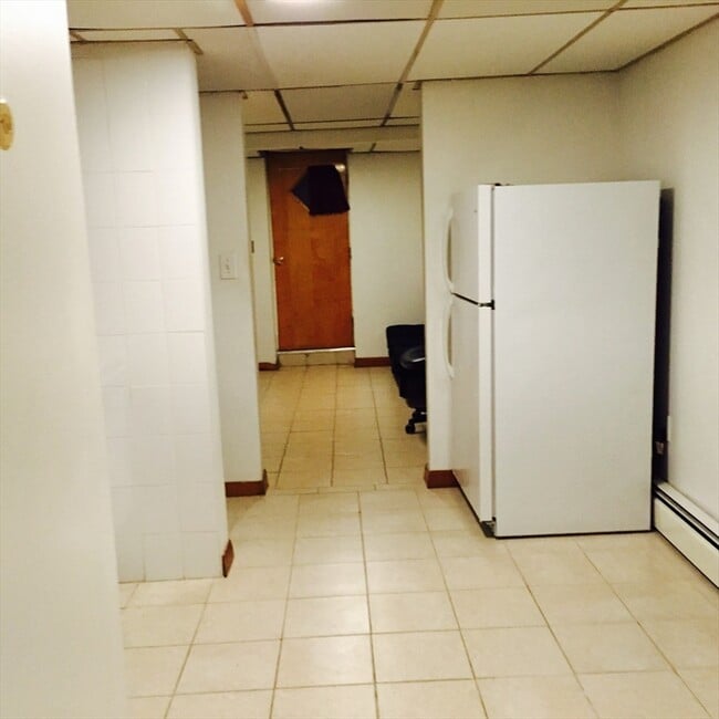 Building Photo - 9 Hall St