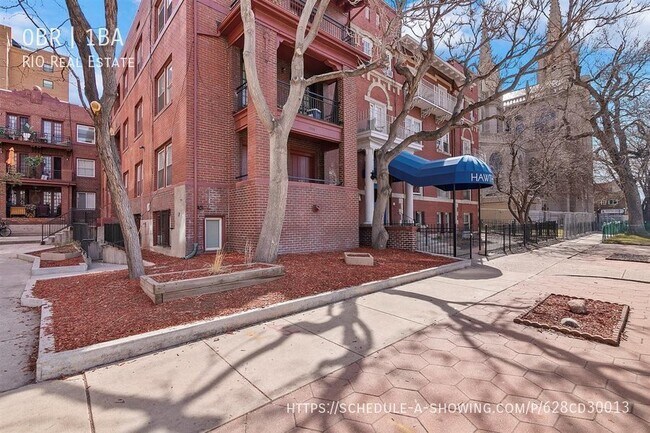 Building Photo - Bright Studio Near the Capitol!