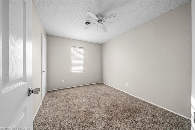 Building Photo - 502 8th St