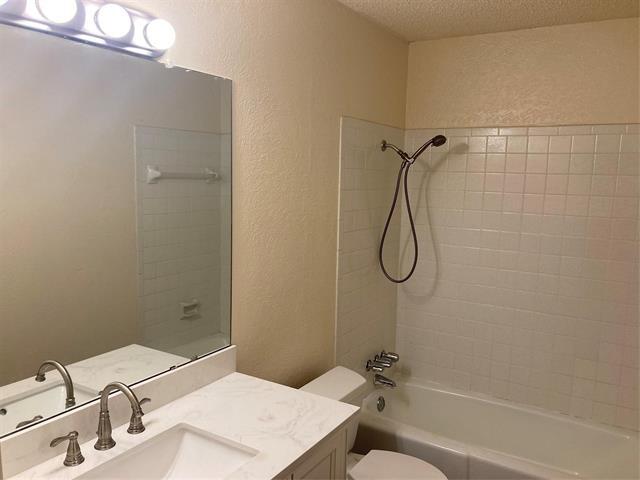 Building Photo - 925 Boone Dr