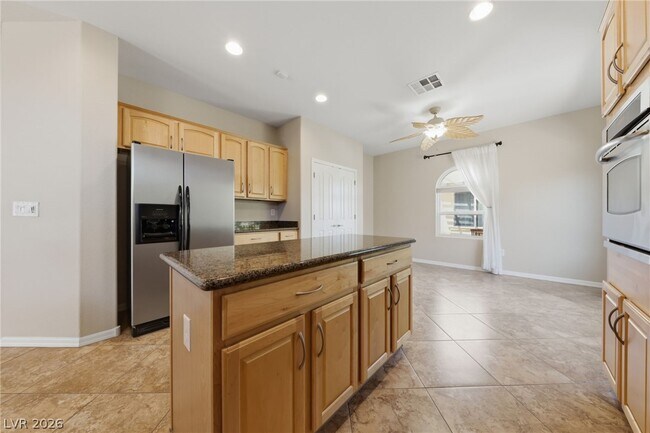 Building Photo - 2148 Shadow Canyon Dr