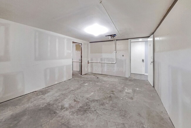 Building Photo - 3325 Breckenridge Ln