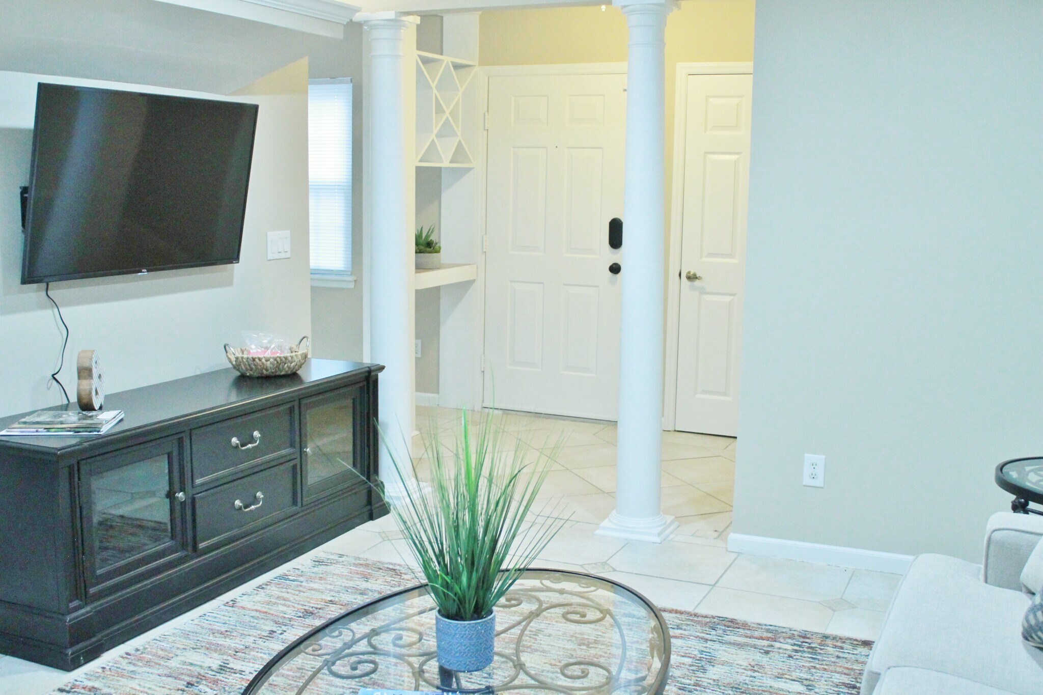 Building Photo - 7825 Renaissance Ct