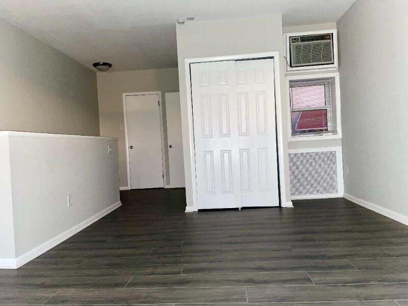 Building Photo - 1809 S 13th St