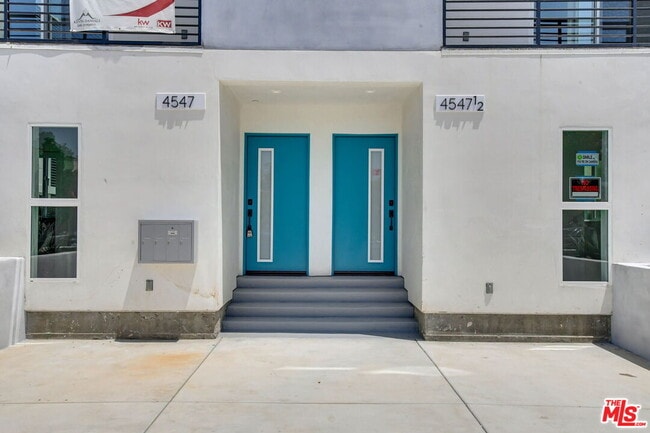 Building Photo - 4547 1/2 Saturn St