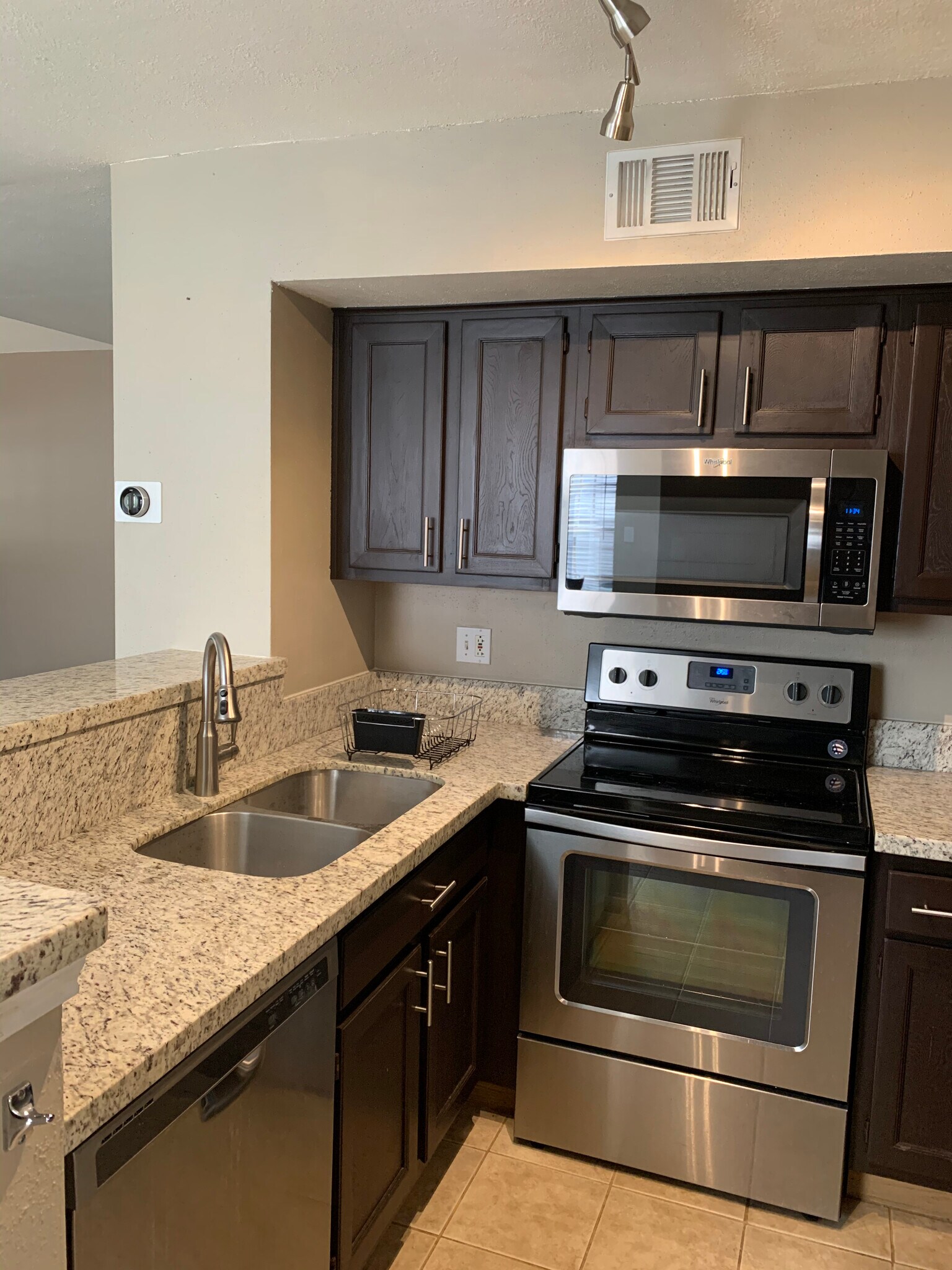 Building Photo - 2300 Old Spanish Trl