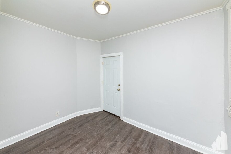 Building Photo - 3602 W Grace St