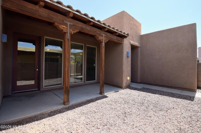 Building Photo - 2934 N Cardell Cir