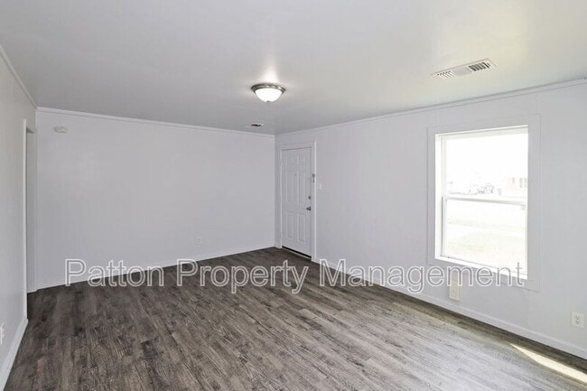 Building Photo - 3703 S Monroe St