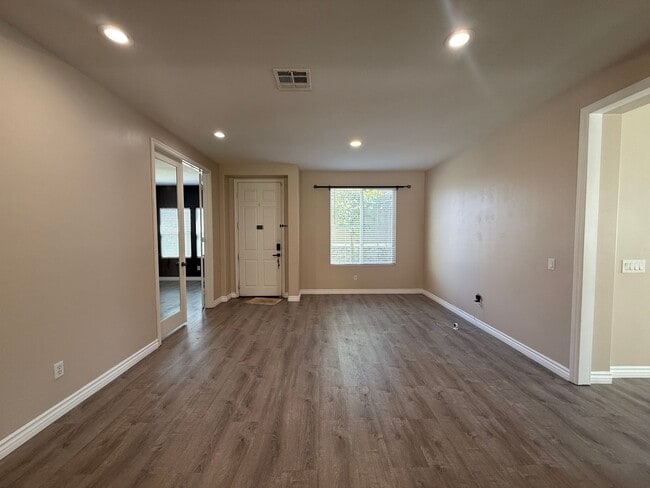 Building Photo - Ana Verde 3 bedroom