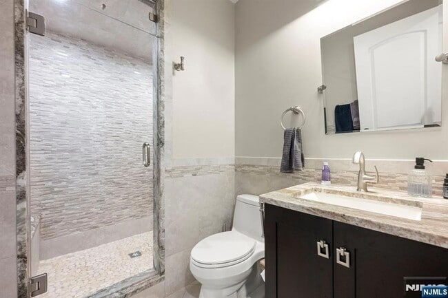 Building Photo - 19 Adams St