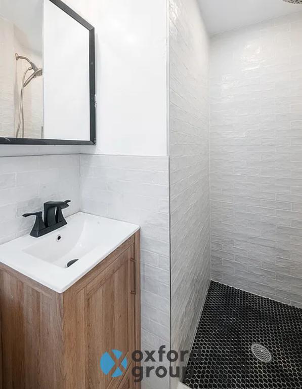 Building Photo - East 76th Street