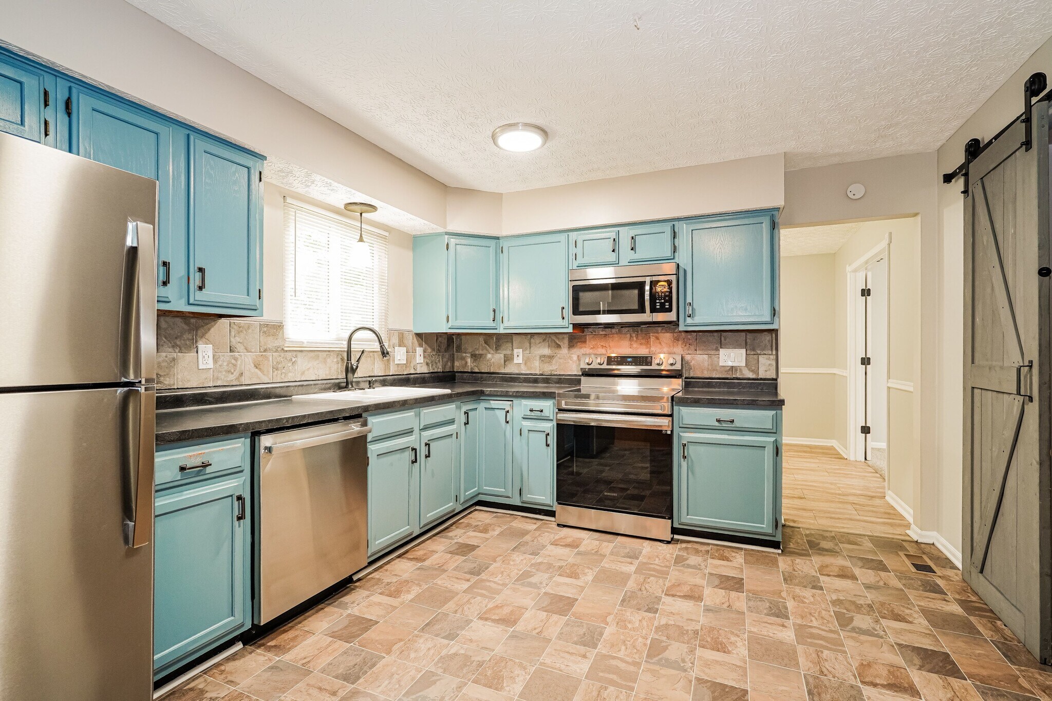 Building Photo - 3976 Maidstone Dr