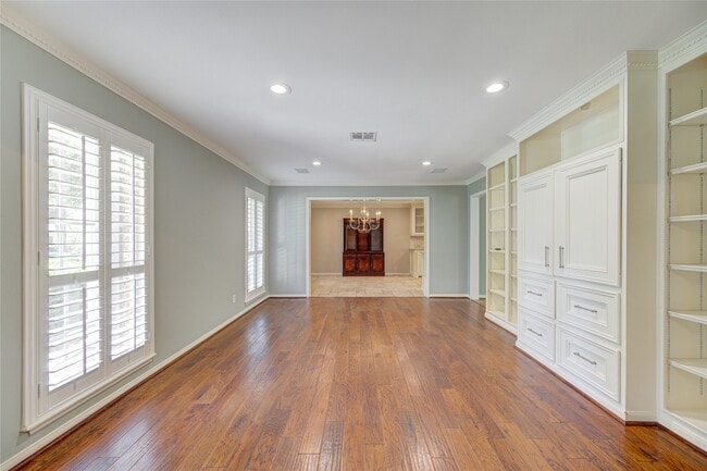 Building Photo - 14726 Oak Bend Dr