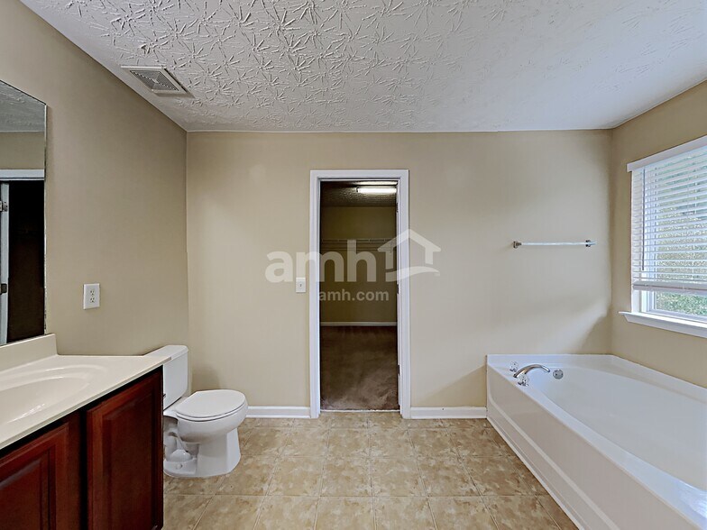 Building Photo - 889 Bramble Way
