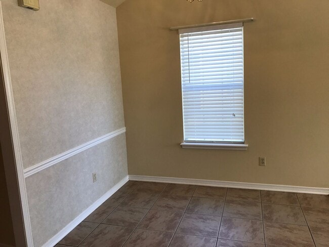 Building Photo - Cedar Creek Duplex