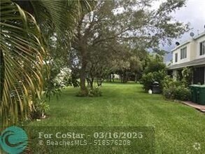 Building Photo - 8012 Sanibel Dr