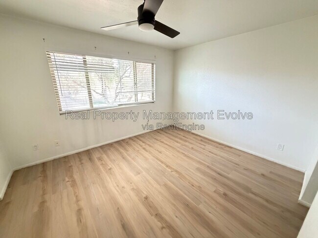 Building Photo - 122 S Hardy Dr