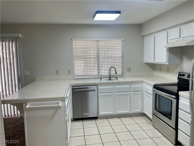 Building Photo - 4535 Brookside Way