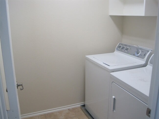 Building Photo - 24670 Folkstone Cir