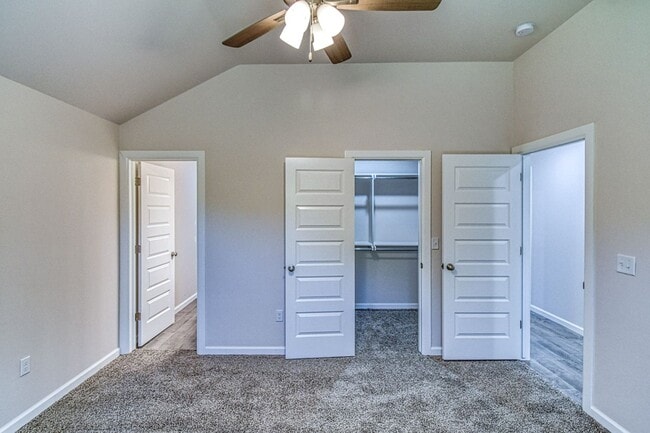 Building Photo - Brand New Construction!  Lawn care included!