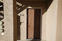 Building Photo - SHOWINGS AVAILABLE NOW
