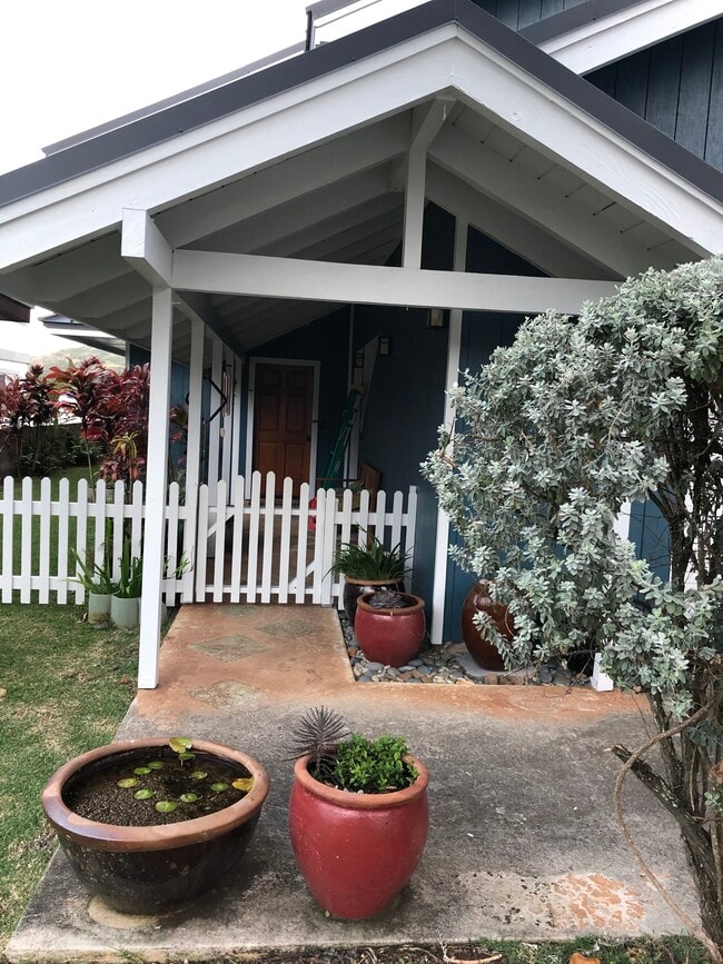 Building Photo - 437 Keolu Dr