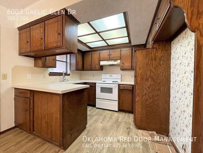 Building Photo - 6003 Gaelic Glen Dr