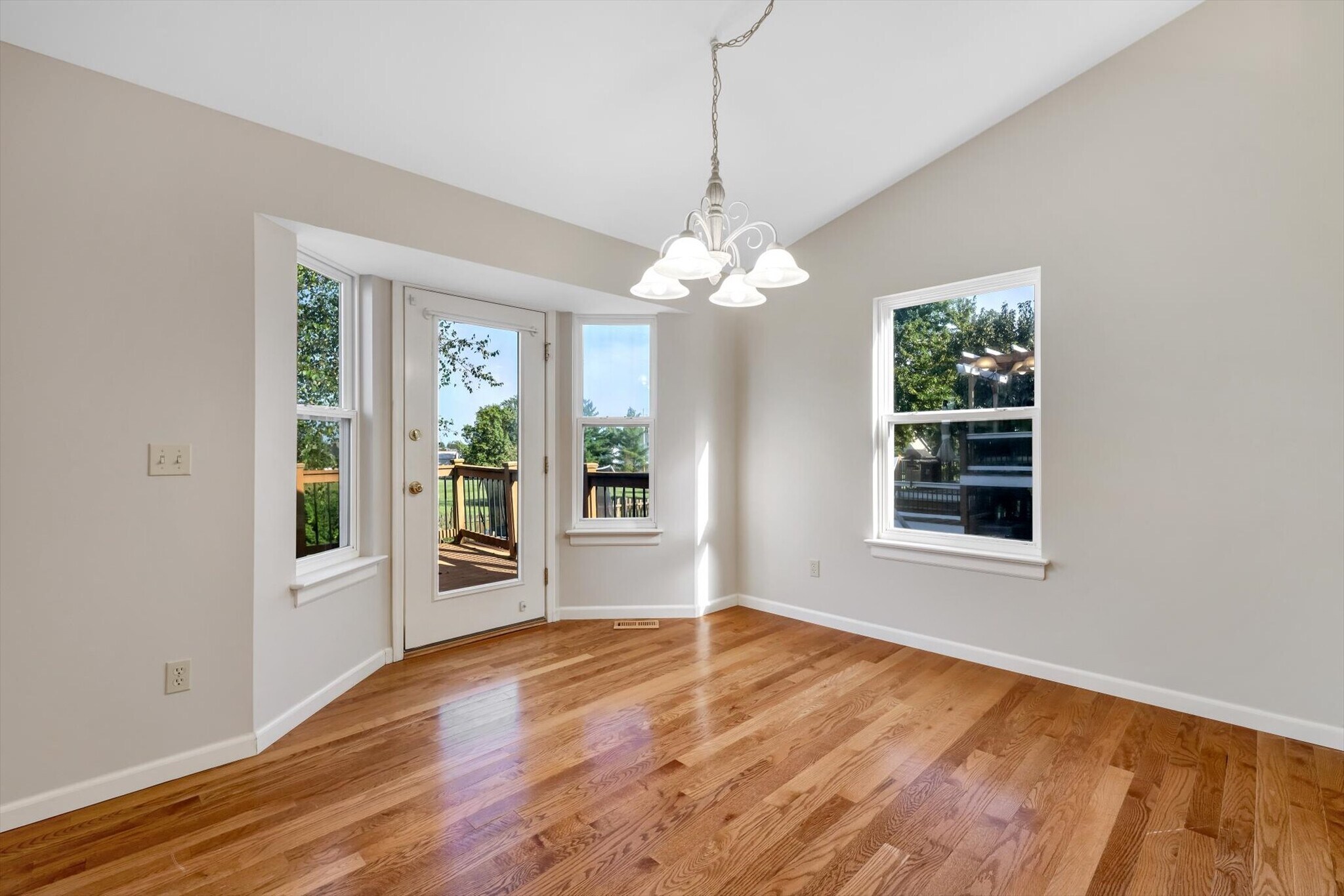 Building Photo - 1583 Briarchase Dr