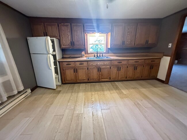 Building Photo - 122 Helm Rd