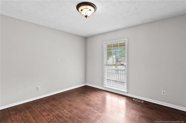 Building Photo - 6924 Woodmark Dr