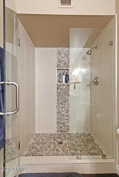 Building Photo - 6101 E Greenway Ln