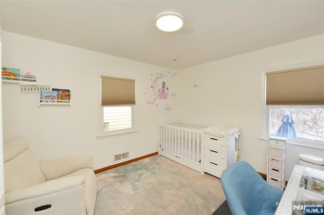 Building Photo - 483 Mt Prospect Ave