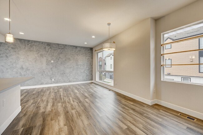 Building Photo - $2,795 - 3 bed, 3.5 bath located in Lakewood with AC, and In Unit Laundry!