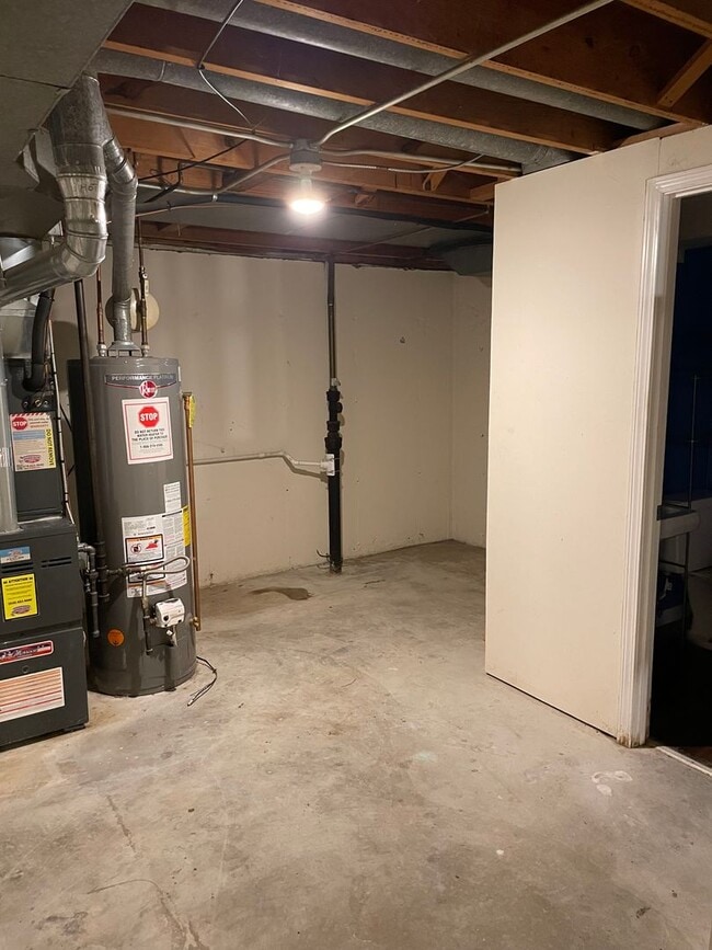 Building Photo - Two bedroom apartment in Wood River