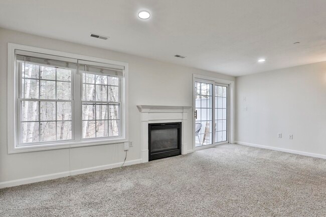 Building Photo - 92 Barrington Ave