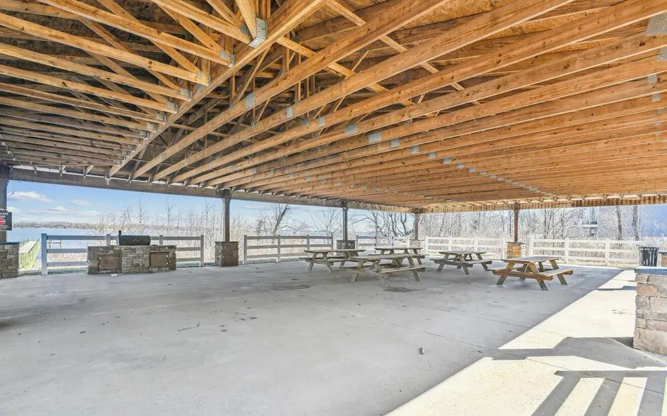 Building Photo - 2939 Shaws Rd