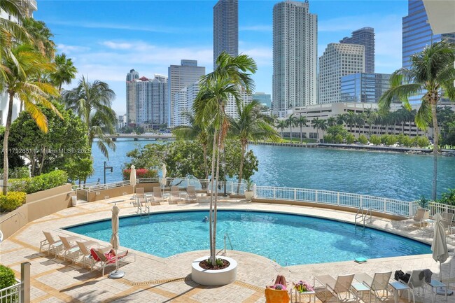 Building Photo - 801 Brickell Key Blvd